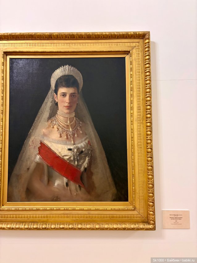 Михайловский замок с Никой