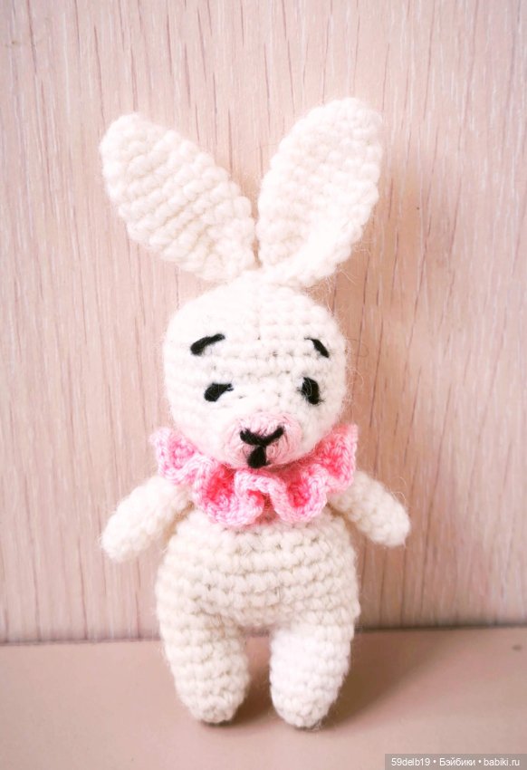 Вязаная игрушка для паолочек "Пасхальный Зайка" (фото 2)