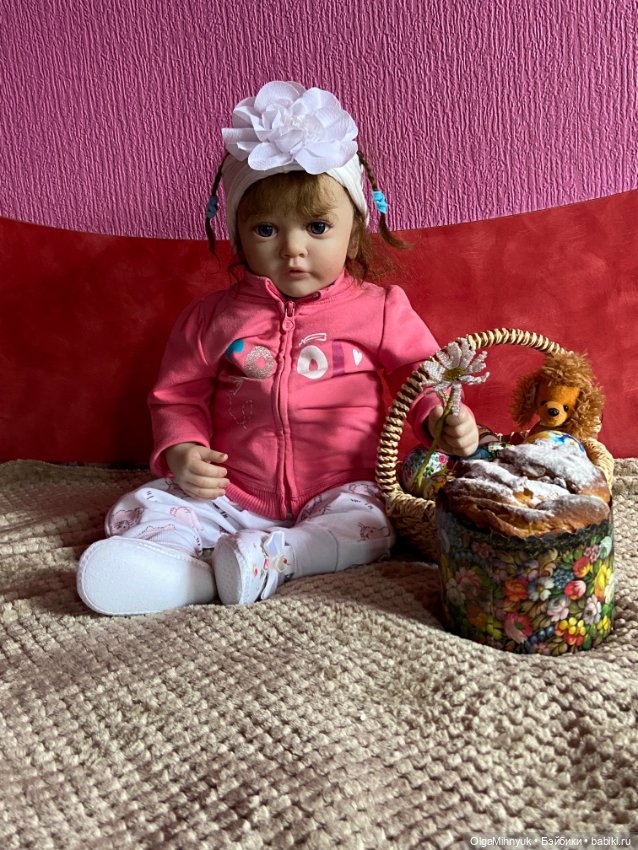 Маруся и Ульяша поздравляют всех со светлым пасхальным воскресеньем (фото 2)