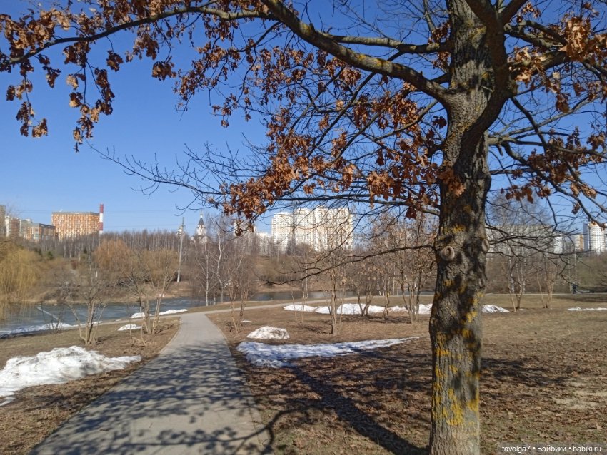 "Сидеть рядом с тем камнем, что вложен в грудь" (фото 9)