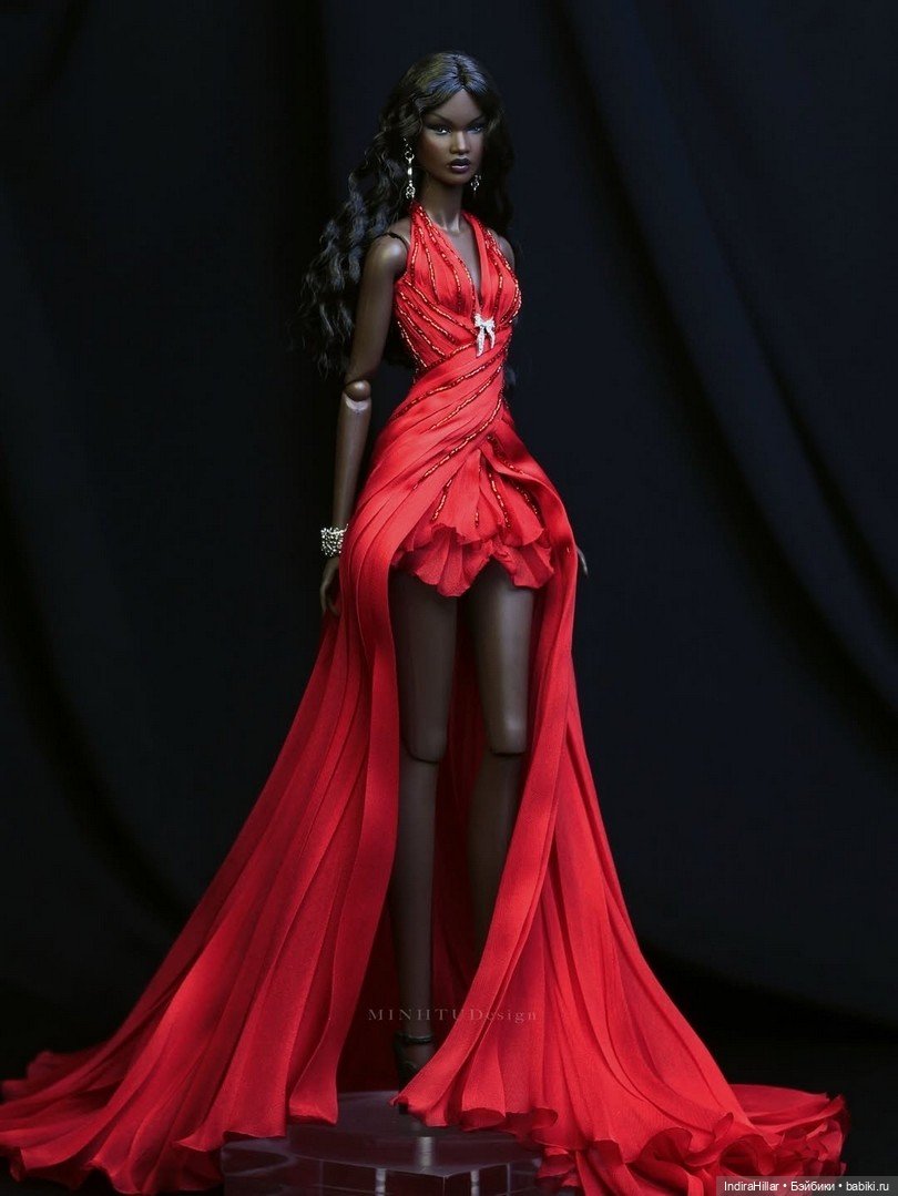Эффектная Наджа в наряде от Minh Tu Design (фото 3)