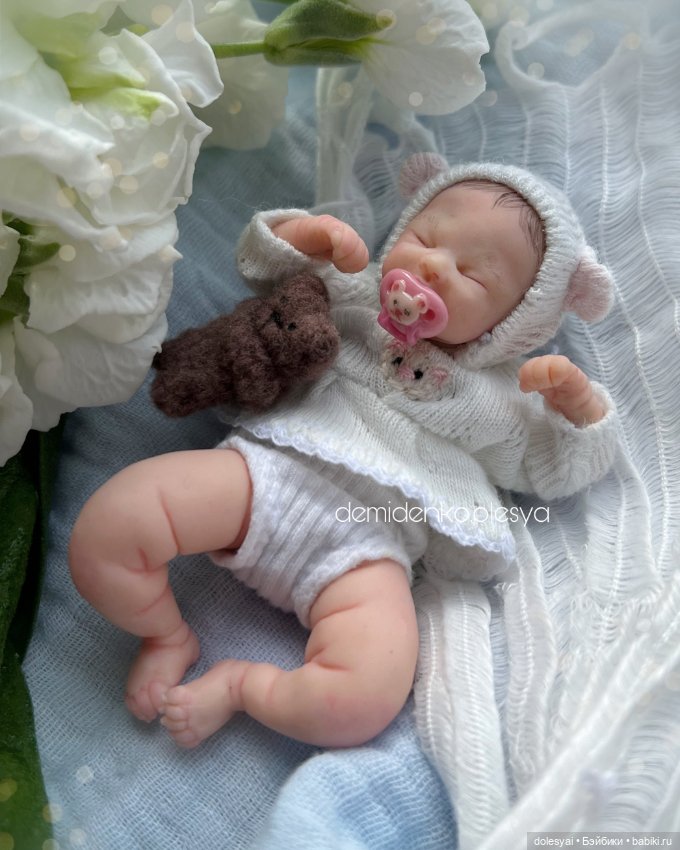 Миниатюрная кукла младенец Аврора 🤍🦢 (фото 5)