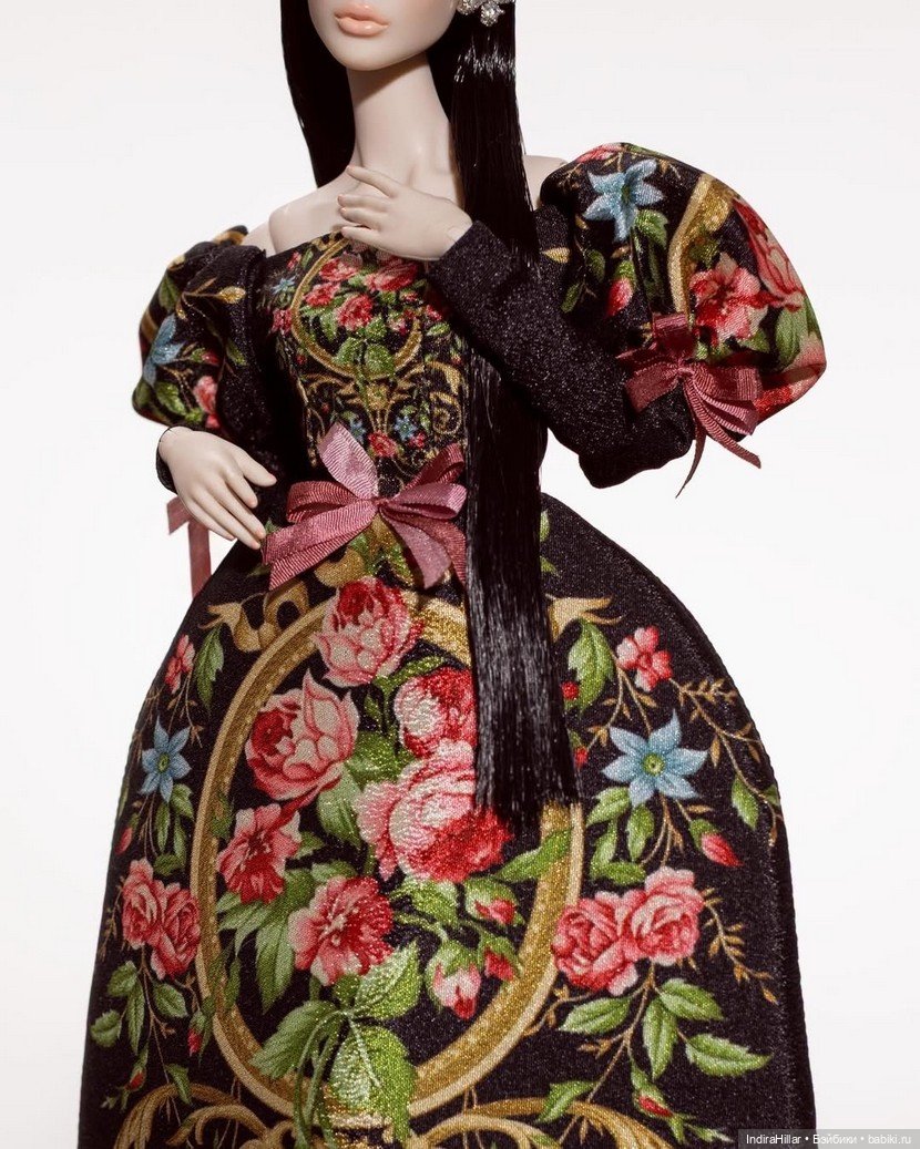 Королевский выход Defa Lucy: когда мода встречается с искусством (фото 2)