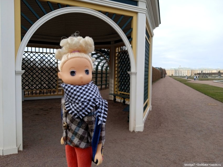 Петергоф в апреле 2026 с историческими справками