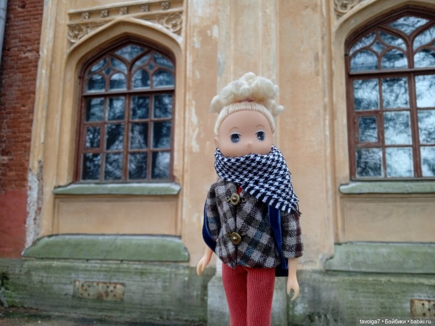 Дворцовые конюшни в Петергофе