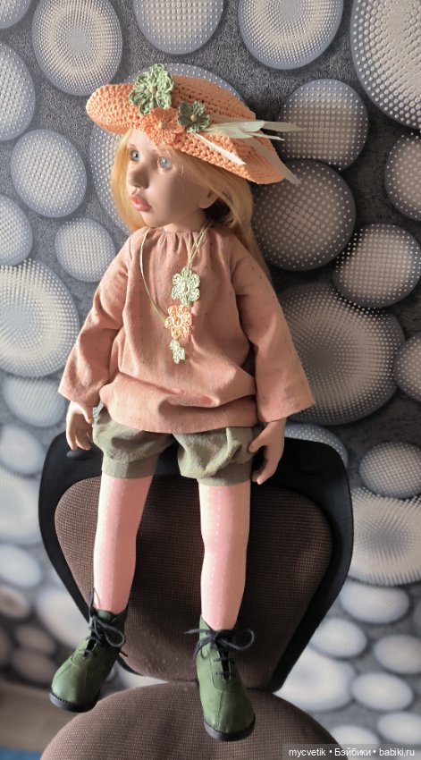 Sienna Zwergnase и вязаная шляпа (фото 3)