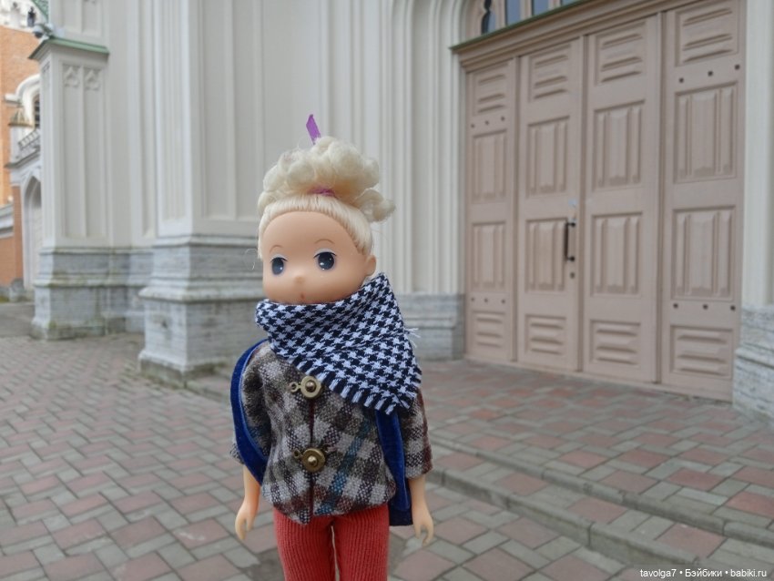 Дворцовые конюшни в Петергофе