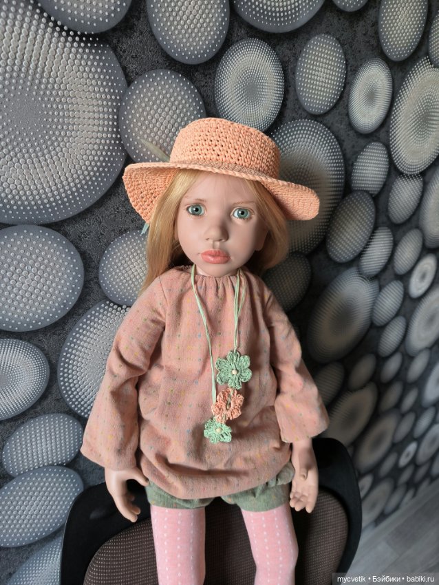 Sienna Zwergnase и вязаная шляпа (фото 2)