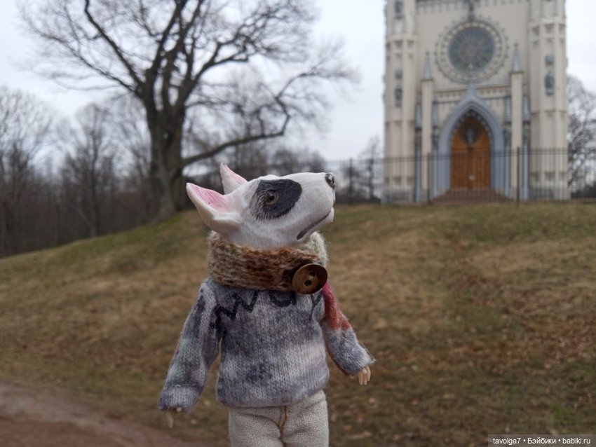 Дворцовые конюшни в Петергофе