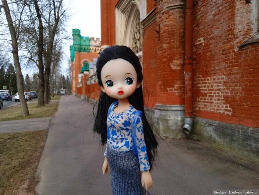 Дворцовые конюшни в Петергофе