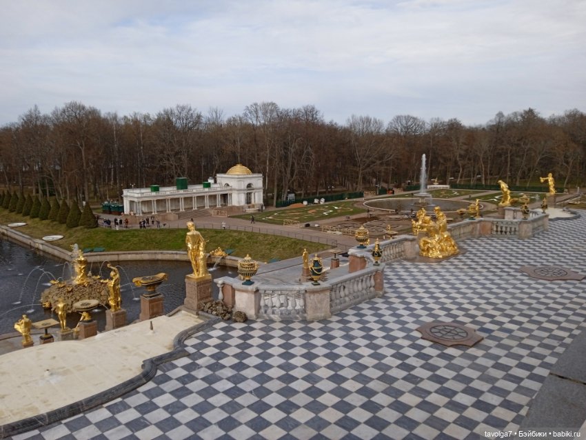 Петергоф в апреле 2026 с историческими справками