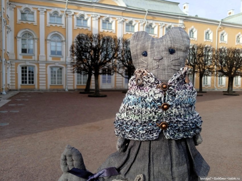 Петергоф в апреле 2026 с историческими справками