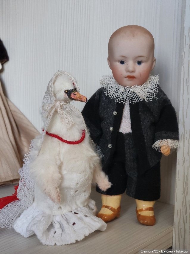 Зверята тедди и их дружба с антикварными куклами🧸 (фото 2)