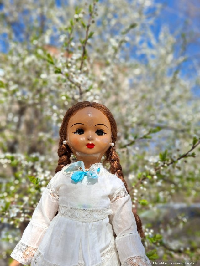 Валюша и весеннее цветение