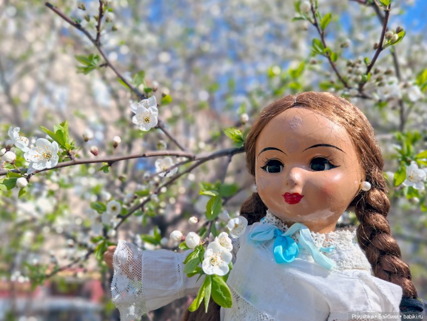 Валюша и весеннее цветение