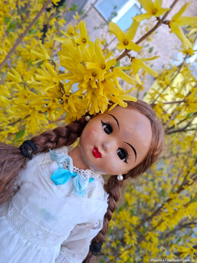 Валюша и весеннее цветение