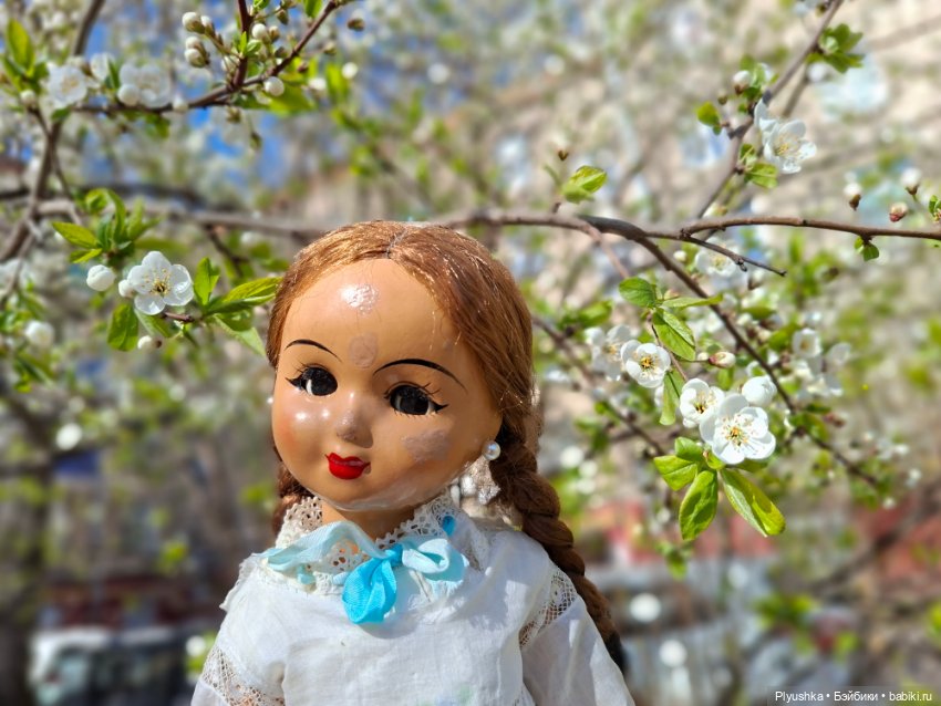 Валюша и весеннее цветение