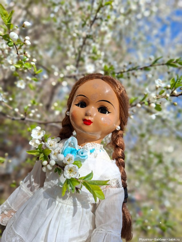 Валюша и весеннее цветение