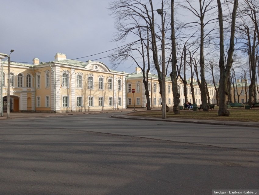 Rainbow High Junior в Петергофе