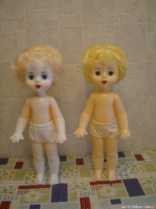 Помогите опознать какой фабрики куклы и как их зовут и сколько они стоят