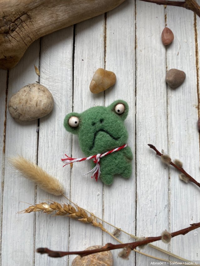 Брошечки в ладошечке) — Валяные игрушки из шерсти: сухое валяние