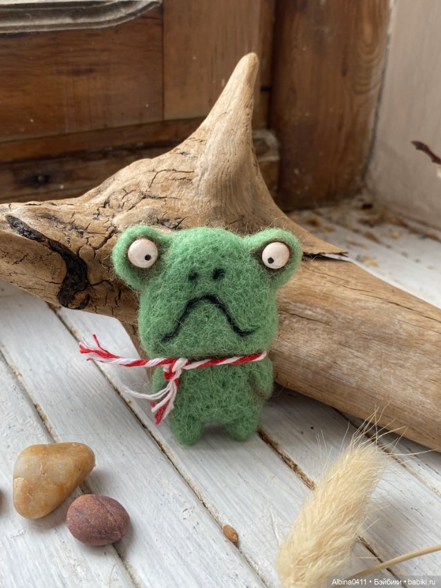 Брошечки в ладошечке) — Валяные игрушки из шерсти: сухое валяние