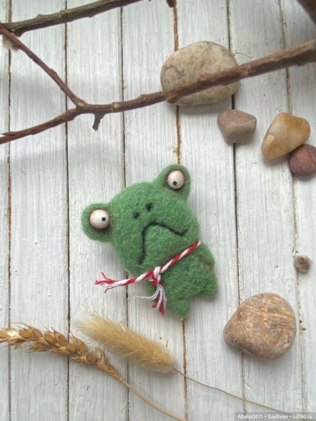 Брошечки в ладошечке) — Валяные игрушки из шерсти: сухое валяние