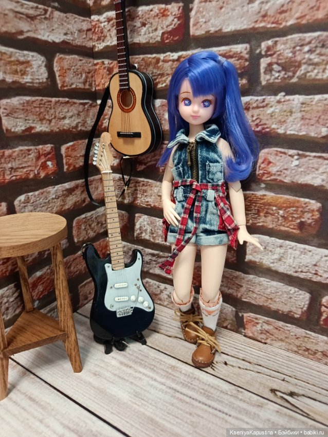 Ликка и в музыкальном магазине (фото 3)