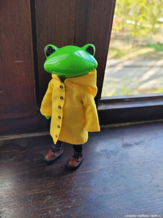 Жёлтые плащи ☔ — Фигурки Studio