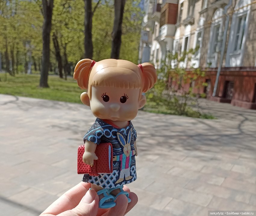 Такая-сякая, сбежала из дворца