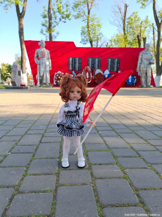 С праздником — Куклы Ruby Red (Руби Ред) Fashion Friends: Siblies (фото 7)