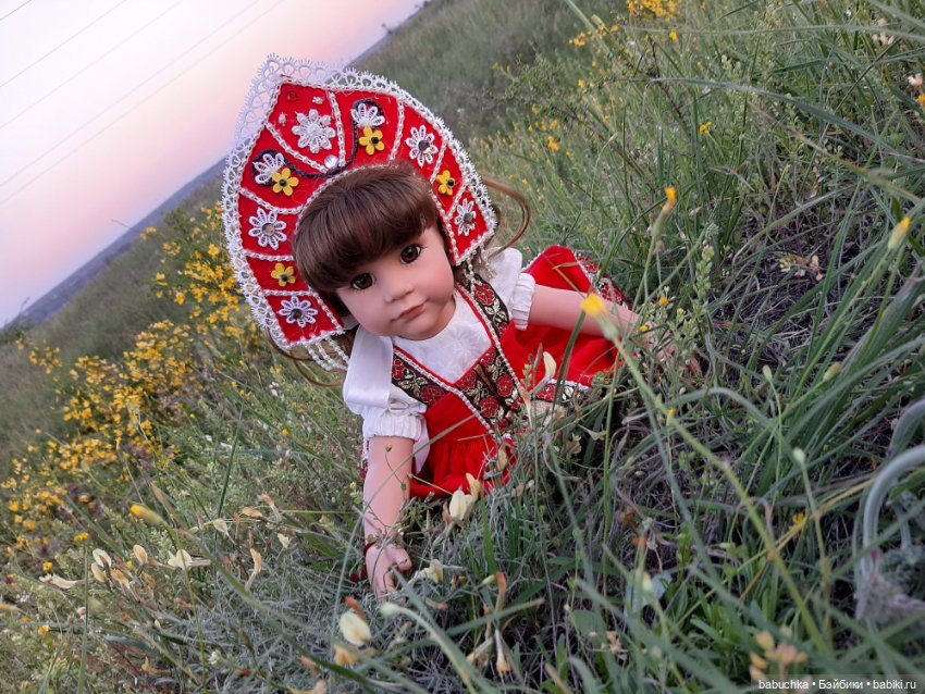 Идет красавица, плывет лебёдушкой, и все любуются её красой (фото 8)