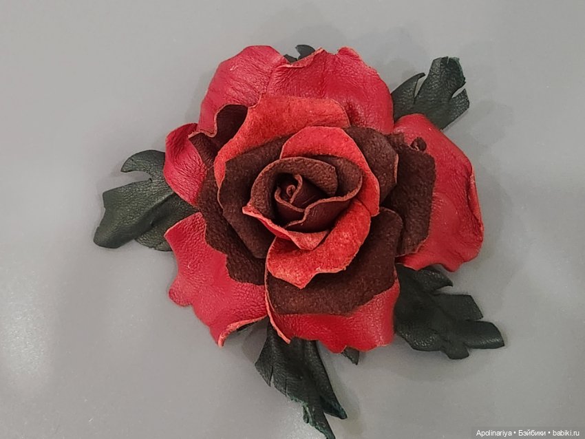 Цветок, который не вянет. Брошь из кожи ручной работы 🌸 (фото 3)