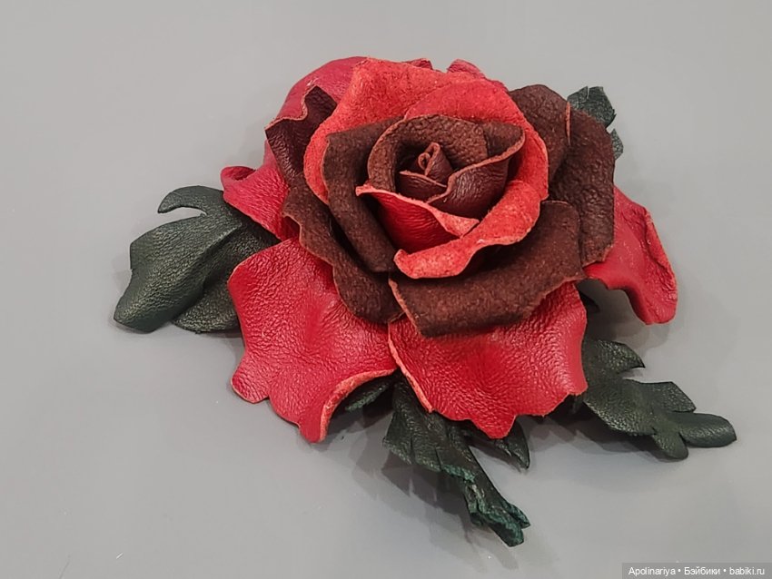 Цветок, который не вянет. Брошь из кожи ручной работы 🌸 (фото 2)