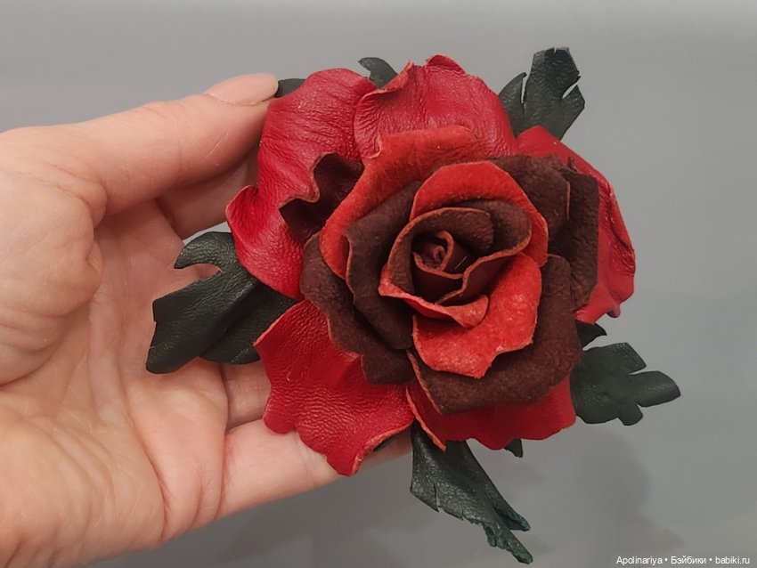 Цветок, который не вянет. Брошь из кожи ручной работы 🌸