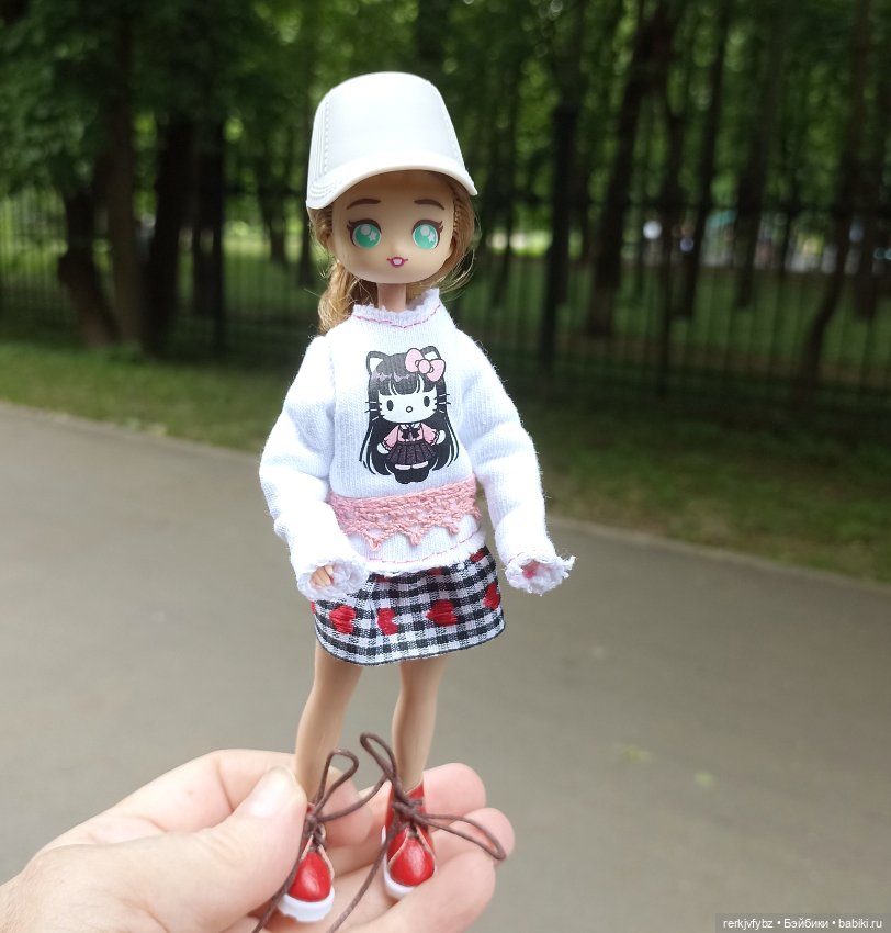 Просто прогулка, просто куклы