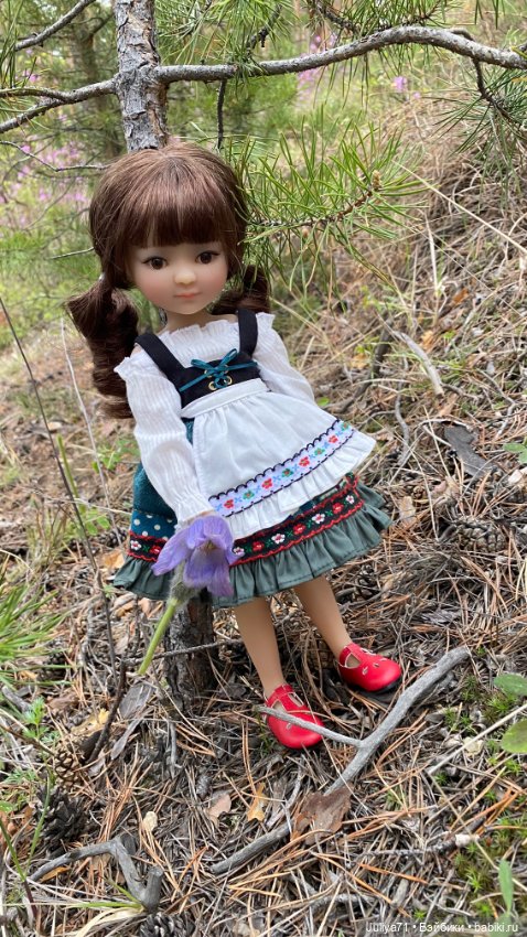 Прогулка в лиловом лесу — Куклы Ruby Red (Руби Ред) Fashion Friends: Siblies (фото 5)
