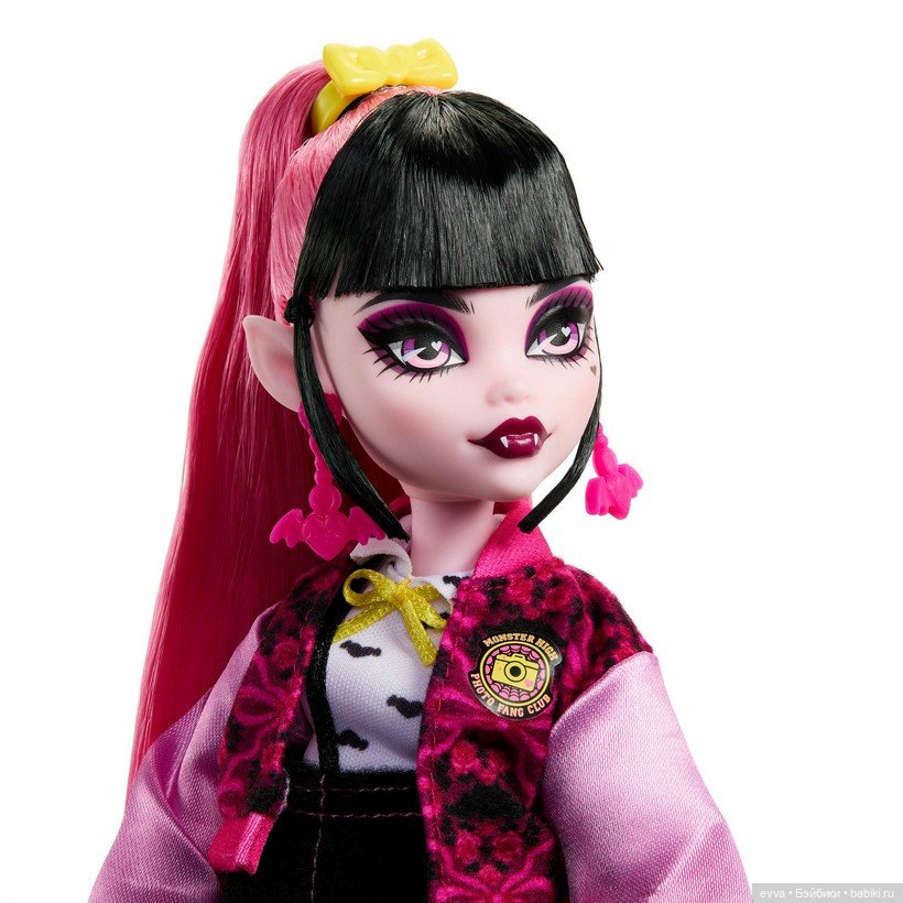 Дракулаура присоединилась к серии Monster High Fearbook (фото 2)