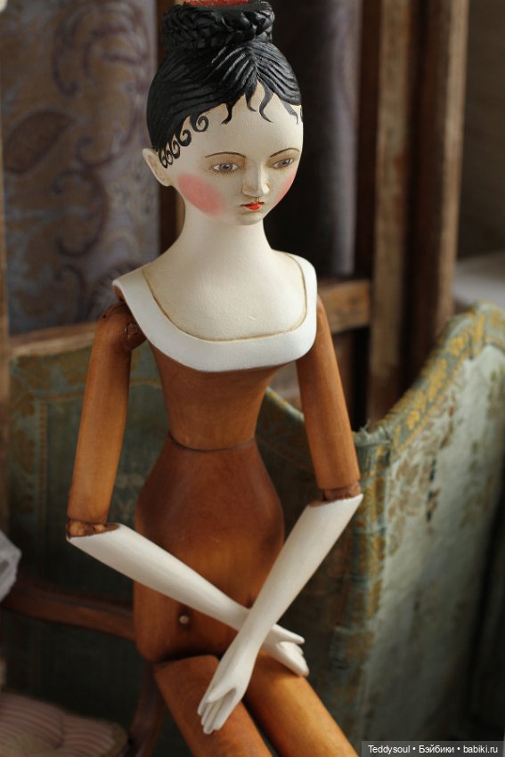 Кукла из дерева в стиле Grodner Tal Doll