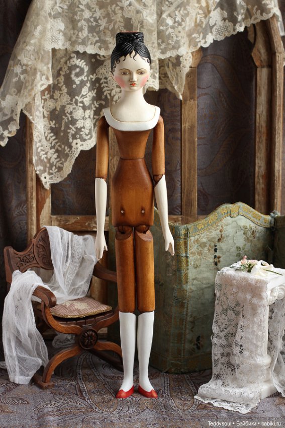 Кукла из дерева в стиле Grodner Tal Doll