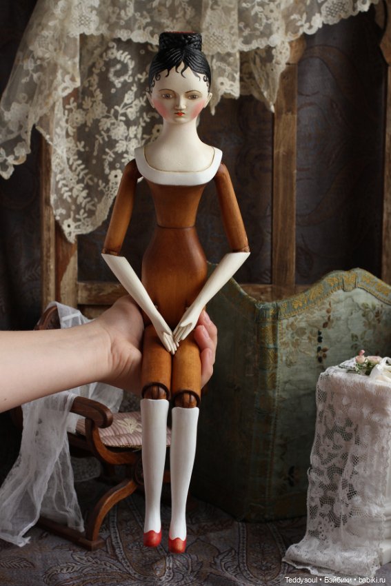 Кукла из дерева в стиле Grodner Tal Doll
