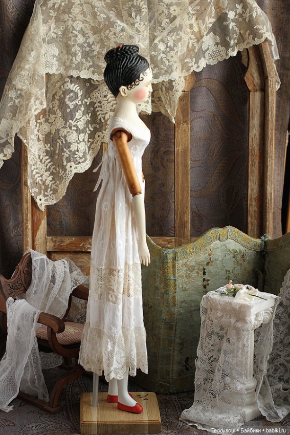 Кукла из дерева в стиле Grodner Tal Doll