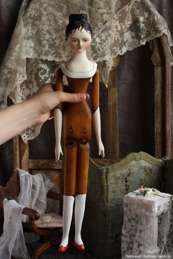 Кукла из дерева в стиле Grodner Tal Doll