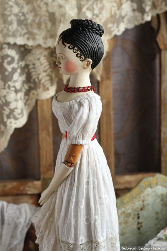 Кукла из дерева в стиле Grodner Tal Doll
