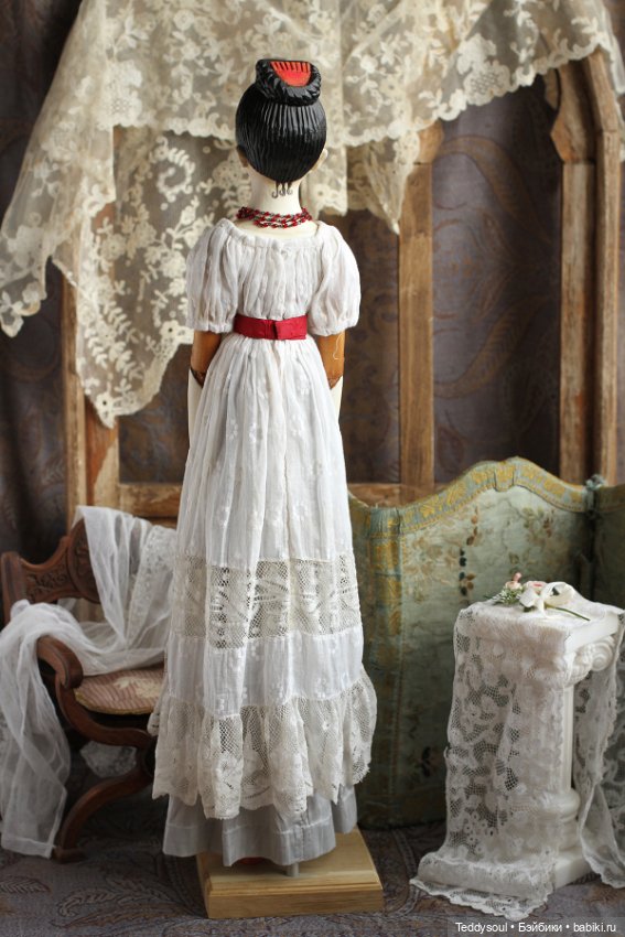 Кукла из дерева в стиле Grodner Tal Doll