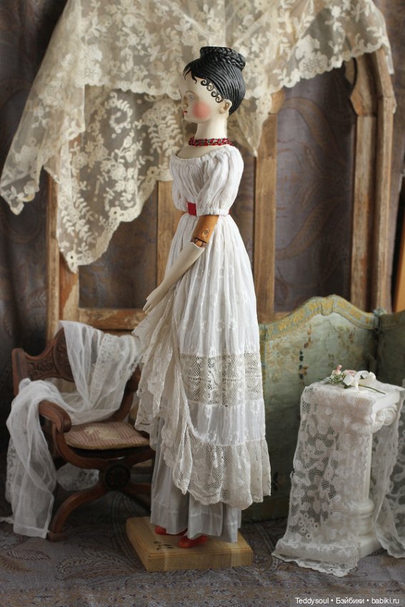 Кукла из дерева в стиле Grodner Tal Doll
