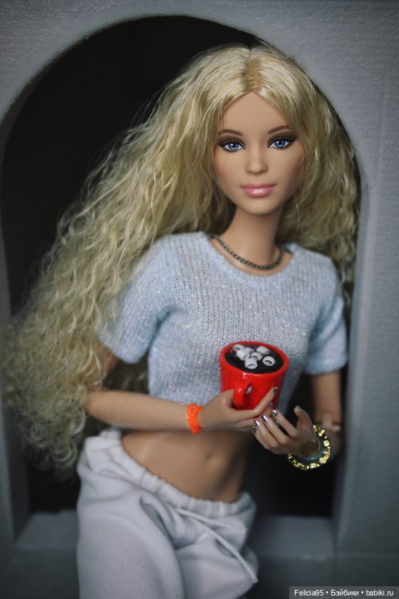 Barbie basics Model 07 Victoria (фото 9)
