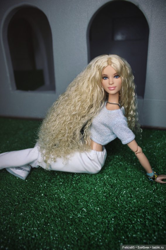 Barbie basics Model 07 Victoria (фото 3)