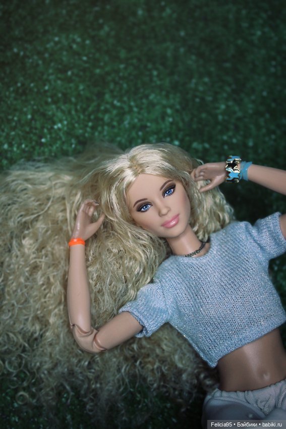 Barbie basics Model 07 Victoria (фото 4)