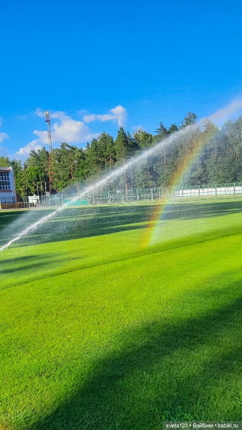 Прогулка с Ангелиной на стадион 🌾🌿🌾🍀🍃